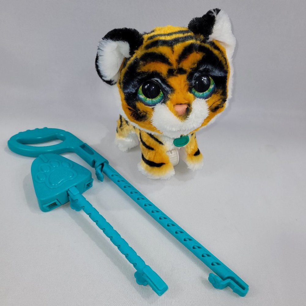 FurReal Friends Walkalots Big Wags Tiger Toy by Hasbro